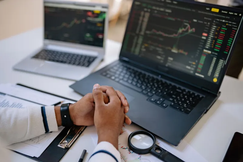 While You Were Sleeping: How Pre-Dawn Financial Drops Keep Everyday Investors One Step Behind